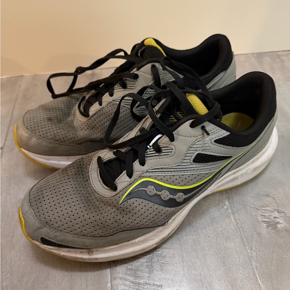 Saucony Men's Gray and Yellow Athletic Running Shoes
